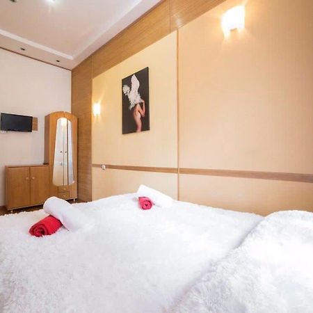 Rk Central Avenue Apartment Lviv Bagian luar foto