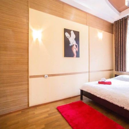 Rk Central Avenue Apartment Lviv Bagian luar foto
